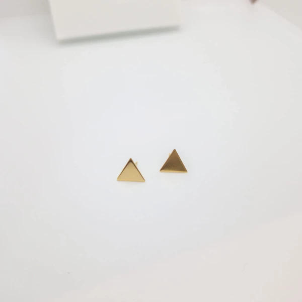 Brinco Triangulo Maciço