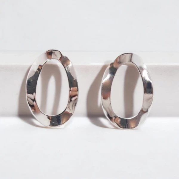 Brinco Oval Vazado