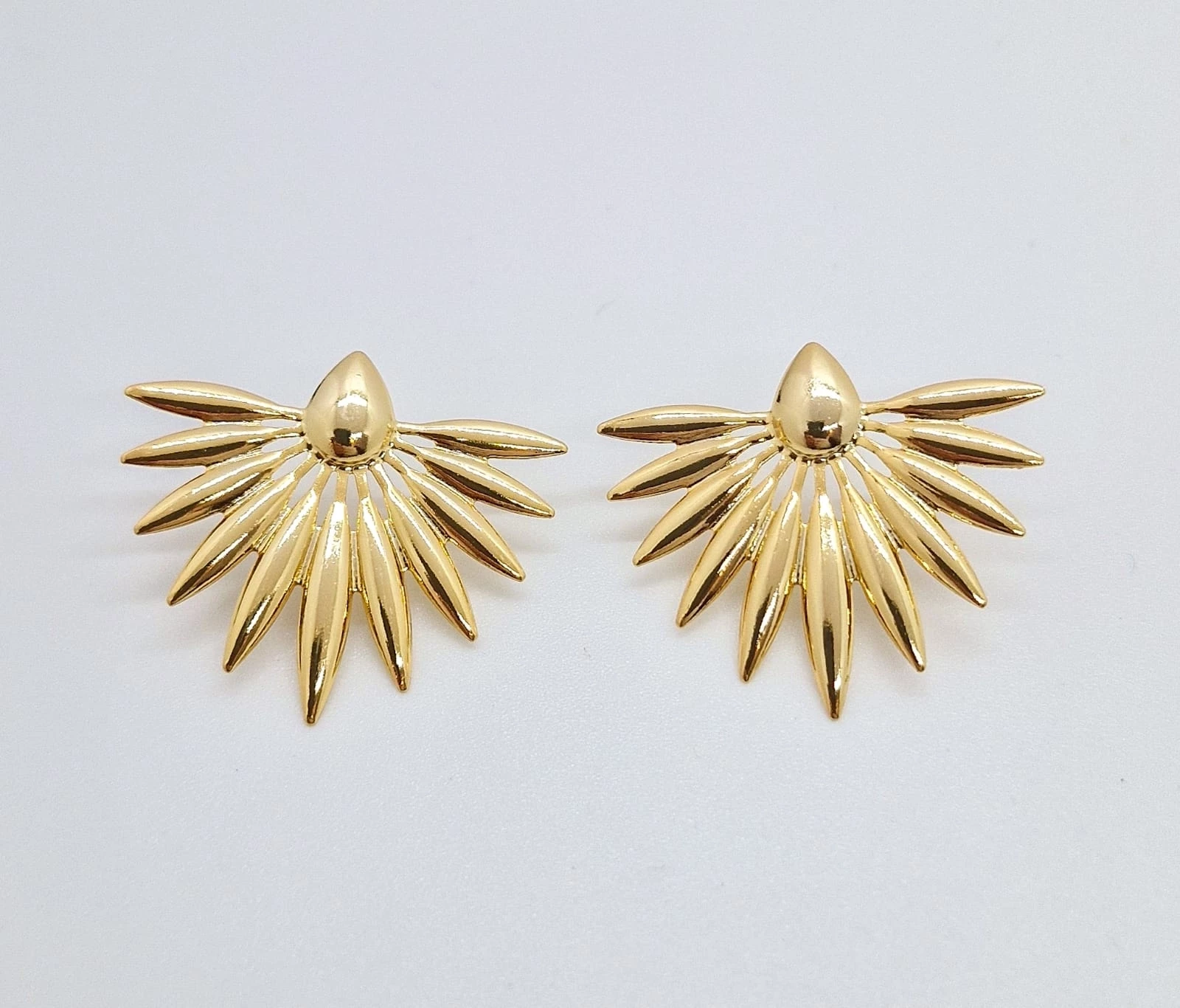 Brinco Gota Espadas Ouro