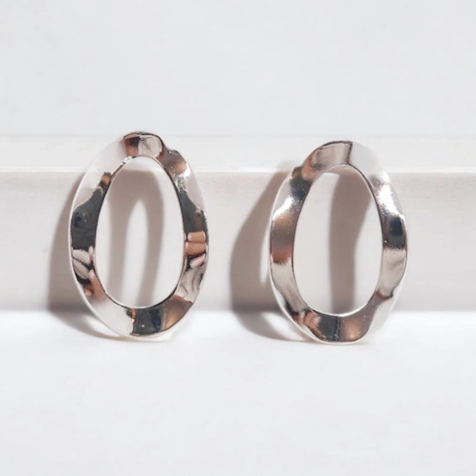 Brinco Oval Vazado